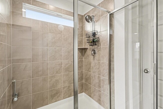 Building Photo - 9926 Palm Royal Dr