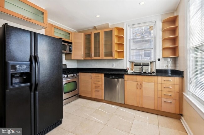 Building Photo - 14 Seaton Pl NW