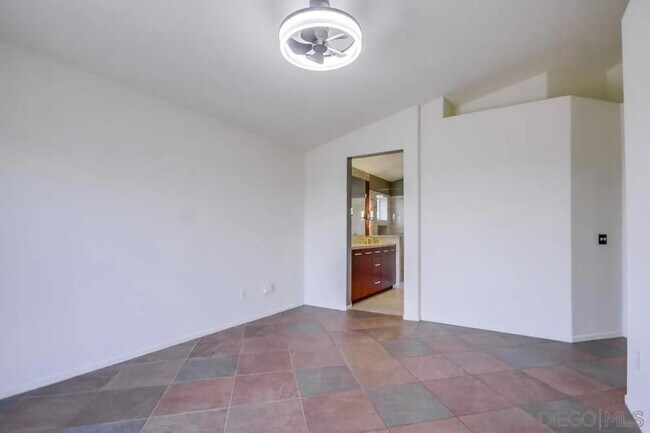 Building Photo - 2703 Lobelia Rd