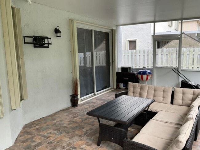 Building Photo - 6566 Spring Meadow Dr