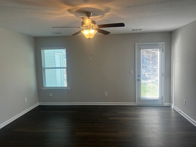 Building Photo - Stunning New Construction in the Heart of Columbus