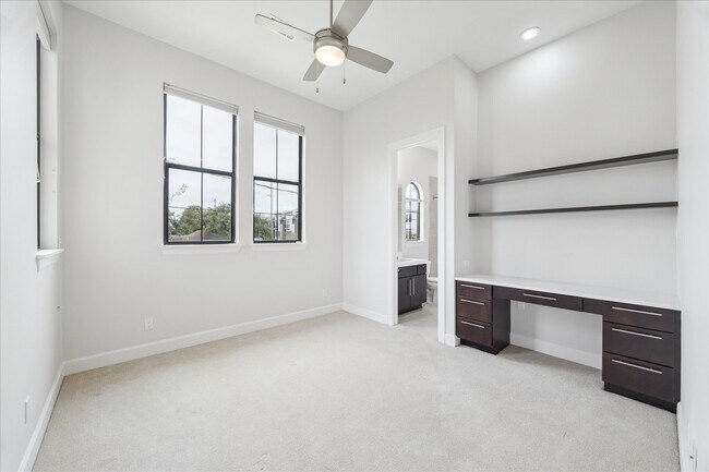 Building Photo - 2011 Colorado St