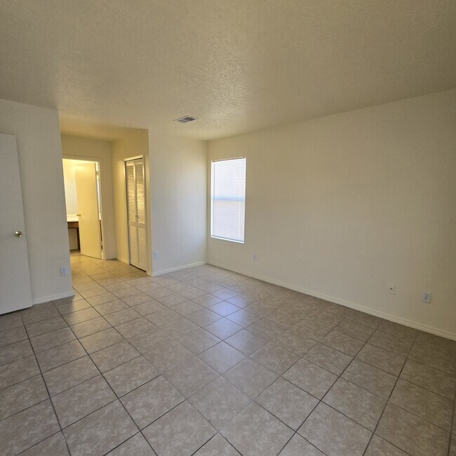 Building Photo - 1489 Gadwall Rd NE