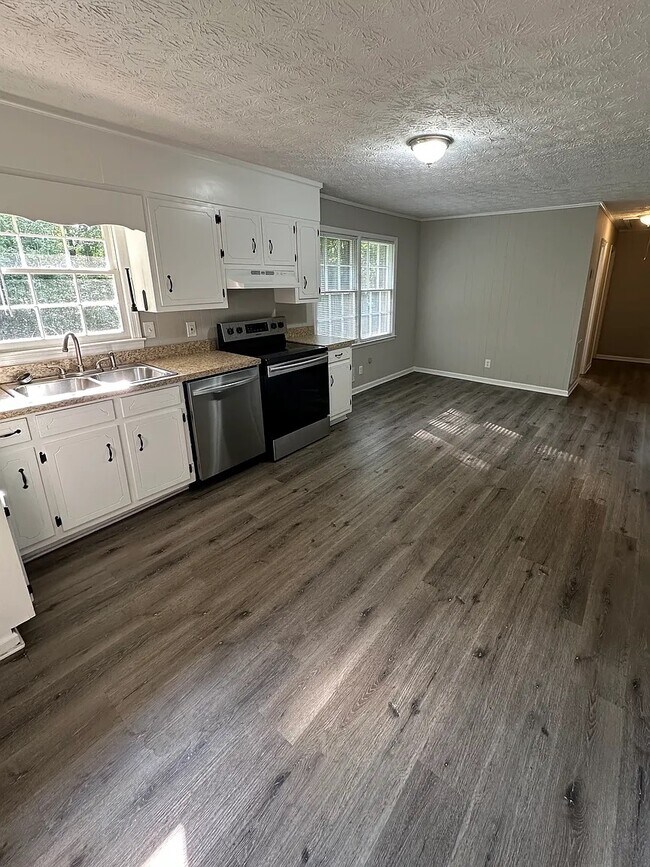 Building Photo - 326 Rooks Rd