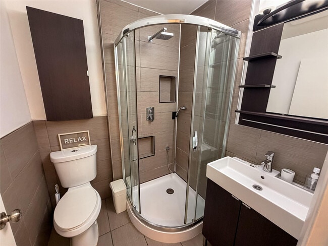 Building Photo - 511 NE 161st St