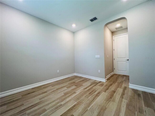 Building Photo - 4567 Tivoli Dr