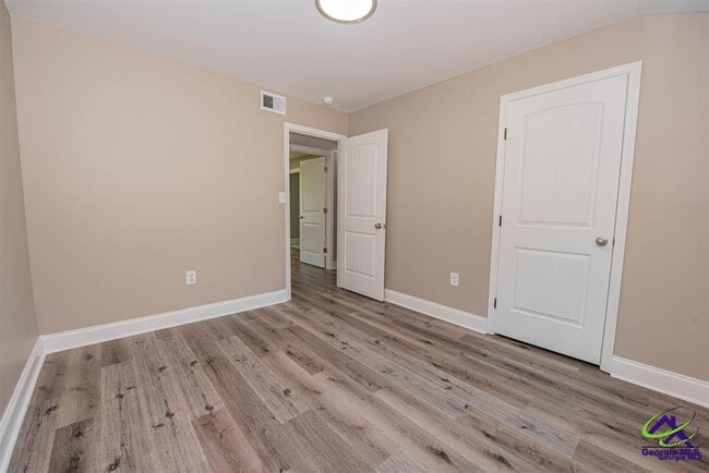 Building Photo - 401 Feagin Mill Rd