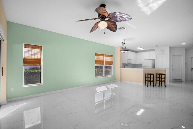 Building Photo - Charming 2-bedroom, 2.5-bathroom townhome ...