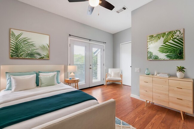 Building Photo - MOVE-IN TODAY: Updated 3 BR / 2.5 BA in S Austin - Walkable Location - W/D Included