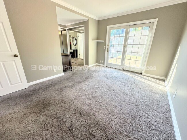 Building Photo - 750 Vinemead Dr