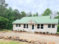 Building Photo - 3406 Holly Springs Rd