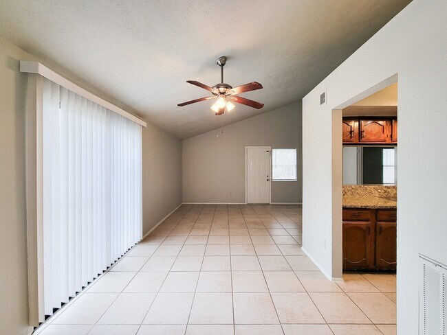 Building Photo - 24202 4 Sixes Ln