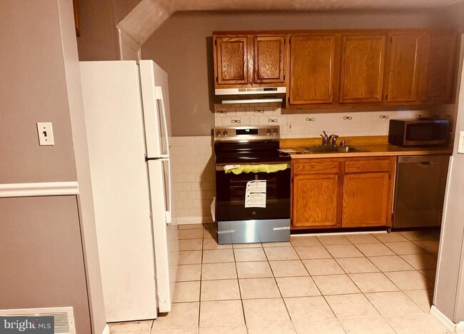 Building Photo - 2111 Vailthorn Rd