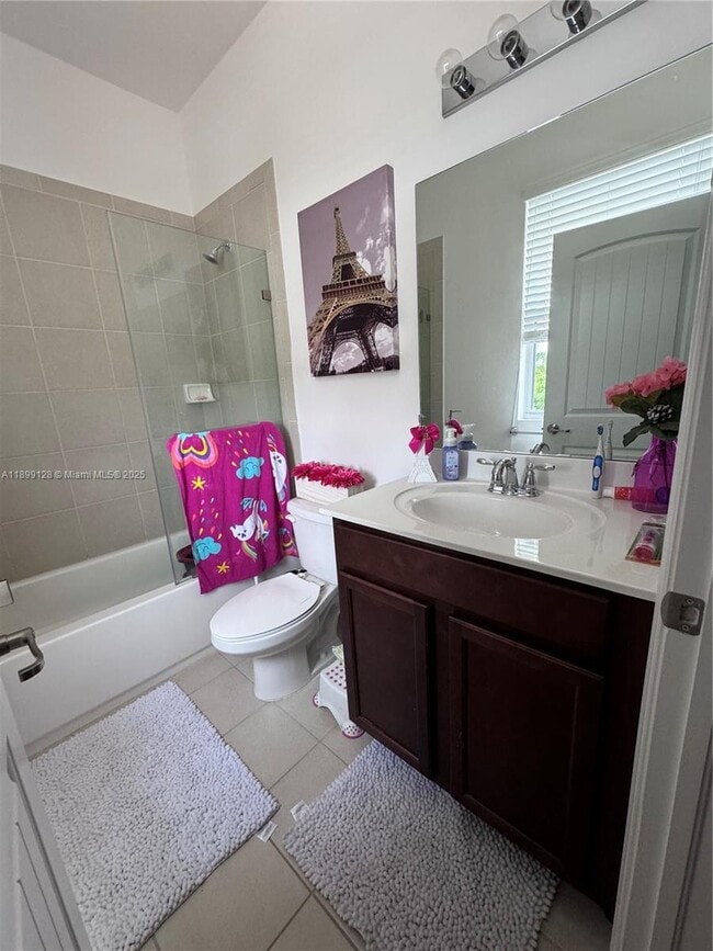 Building Photo - 25001 SW 118 Ct
