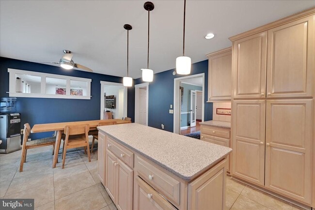 Building Photo - 1118 Jarvis Ln