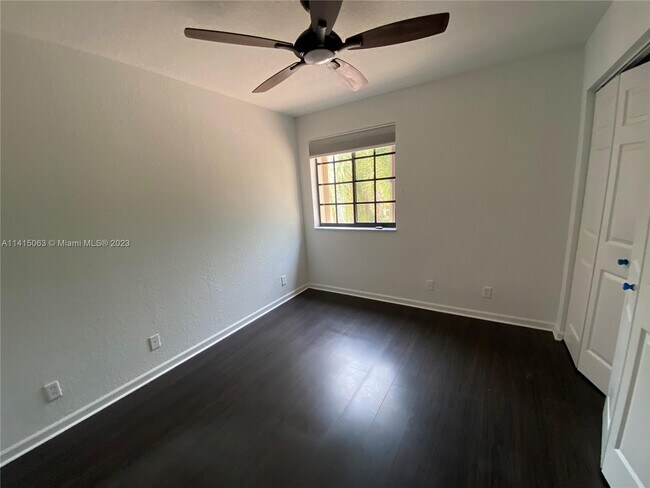 Building Photo - 4272 Vineyard Cir