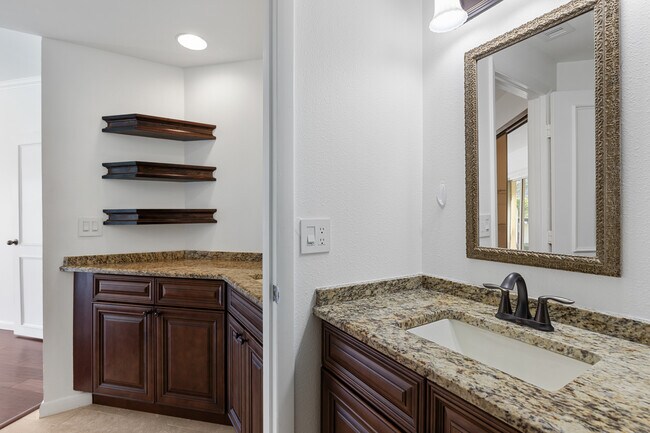 Building Photo - 1000 S Harbour Island Blvd