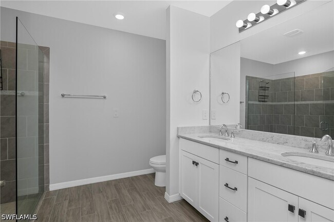 Building Photo - 14559 Edgewater Cir