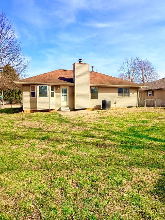 Building Photo - "Lots Of New" in South/West Springfield on a Quite Culta-sac