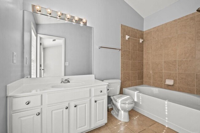 Building Photo - 1346 Thornborough Dr