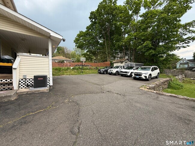 Building Photo - 43 Hoadley St