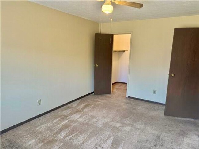 Interior Photo - 830 Nebraska Ave