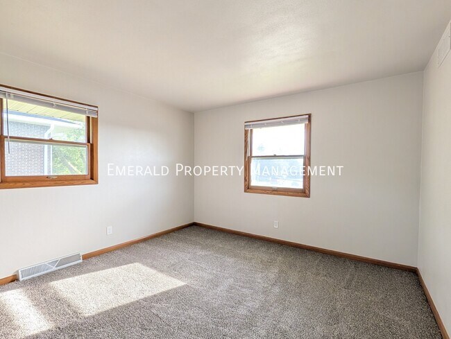 Building Photo - 590 N Mulford Rd