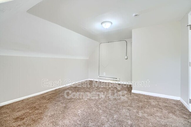 Building Photo - 5510 Edna Ave