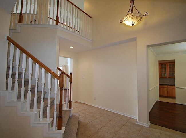Building Photo - 9106 Memorial Pines Way