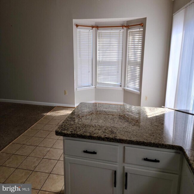 Building Photo - 135 Hill Valley Dr