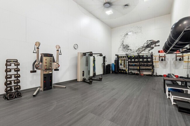 Building Photo - 5070 Lake Catalina Dr