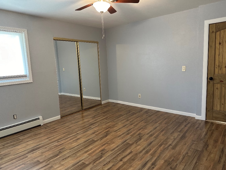 Building Photo - 17634 Meadow Creek Dr