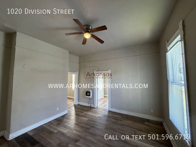 Building Photo - 1020 Division St