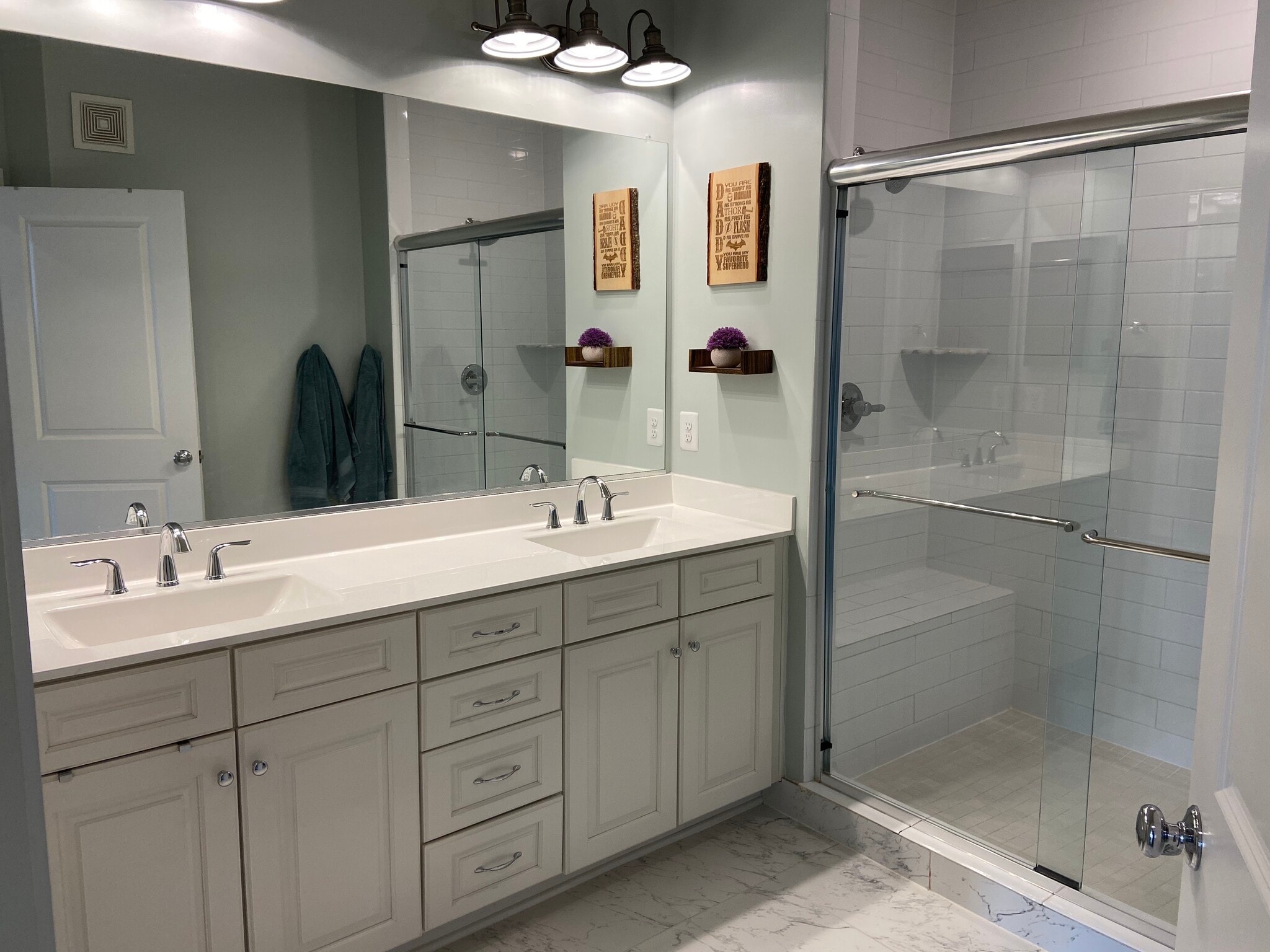 Main Bathroom - 1326 S Rolfe St