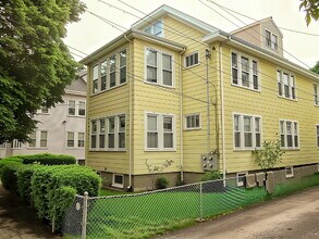 Building Photo - No Broker fee!!! Good credit & Solid incom...