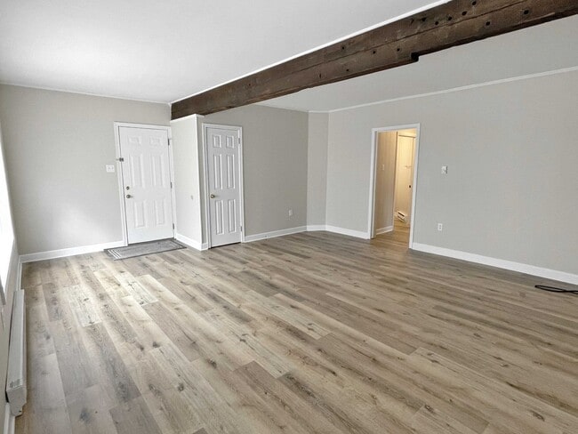 Building Photo - 3553 Maple St