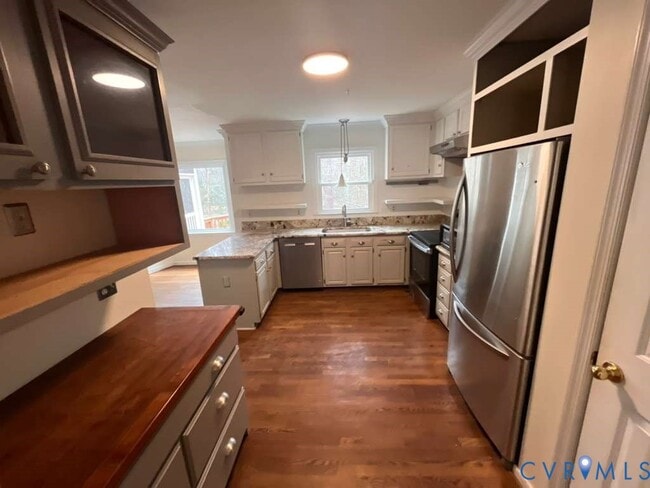 Building Photo - 5916 Park Forest Ln