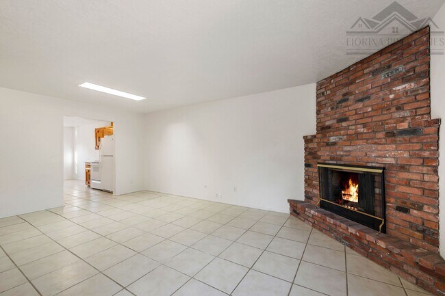 Building Photo - 516 Hillside Ave