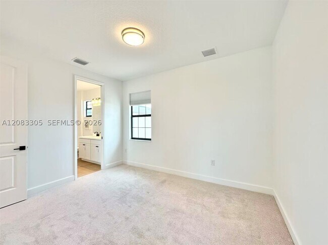 Building Photo - 8436 Lyside Dr