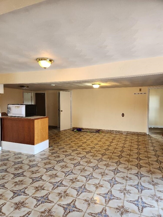 Building Photo - 3 Chase St