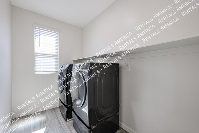 Building Photo - 743 N Abalone Ct.