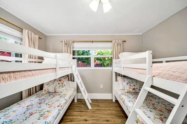 Building Photo - 4310 Applecrest Dr