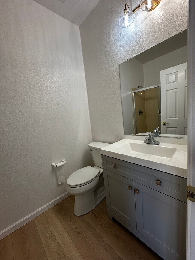 Building Photo - Looking for a Great Place to live?