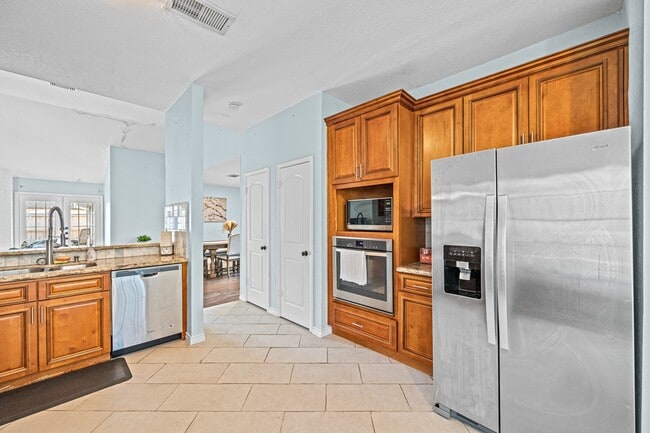 Building Photo - 12727 Ashford Knoll Dr