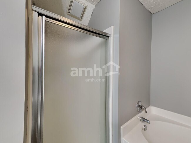 Building Photo - 3628 Coles Branch Dr