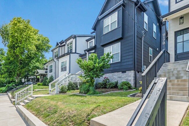 Building Photo - 917 31st Ave N