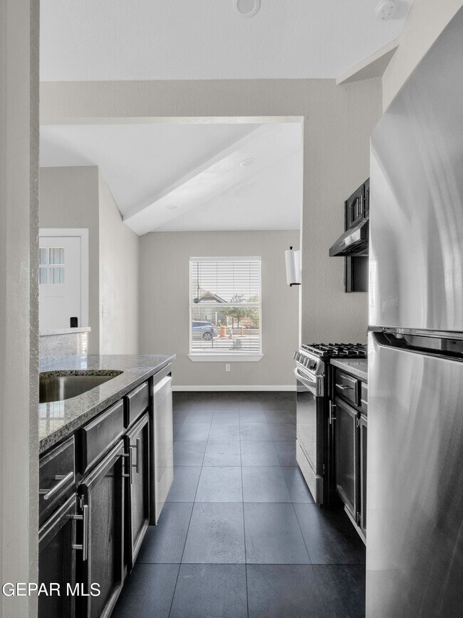 Building Photo - 1593 Hartsdale Dr