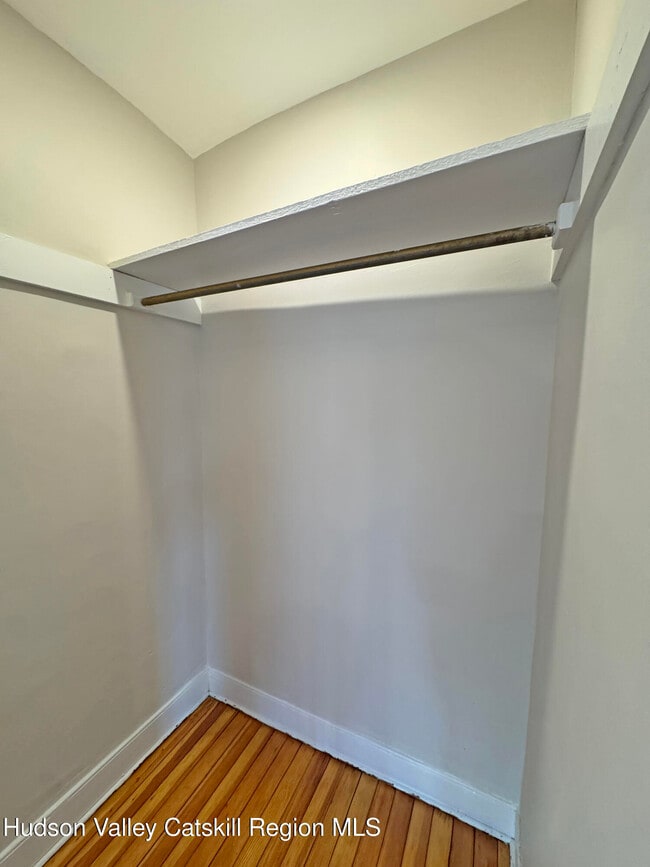 Building Photo - 340 Main St