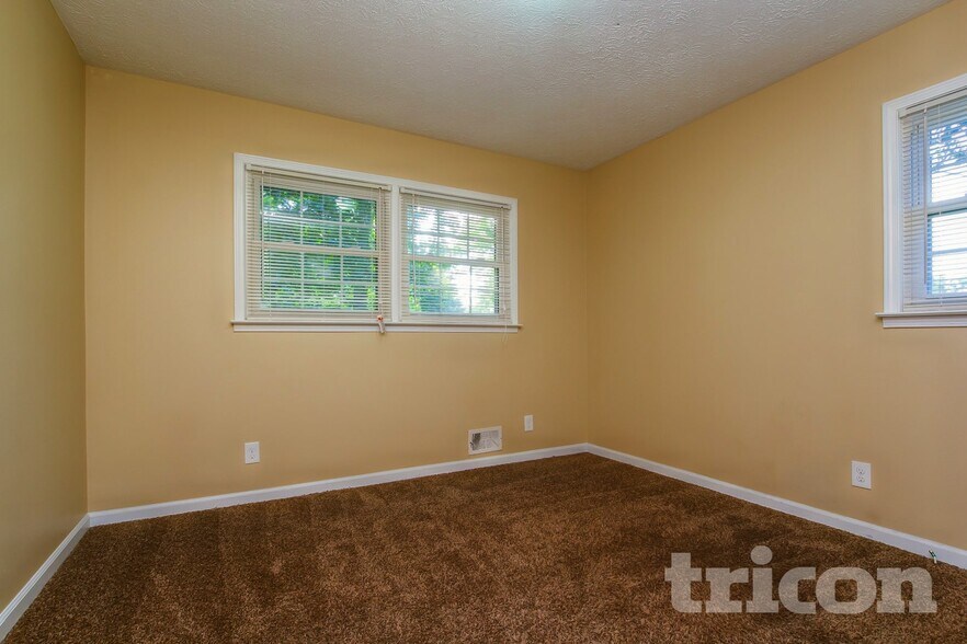 Building Photo - 2807 Alamo Pl