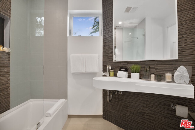 Building Photo - 6379 Colgate Ave